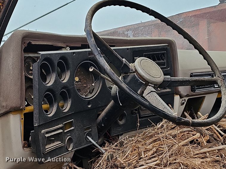 image for item DR5977 1976 Chevrolet C65  flatbed truck