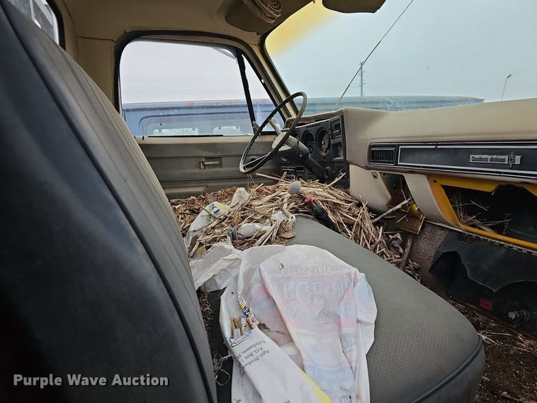 image for item DR5977 1976 Chevrolet C65  flatbed truck