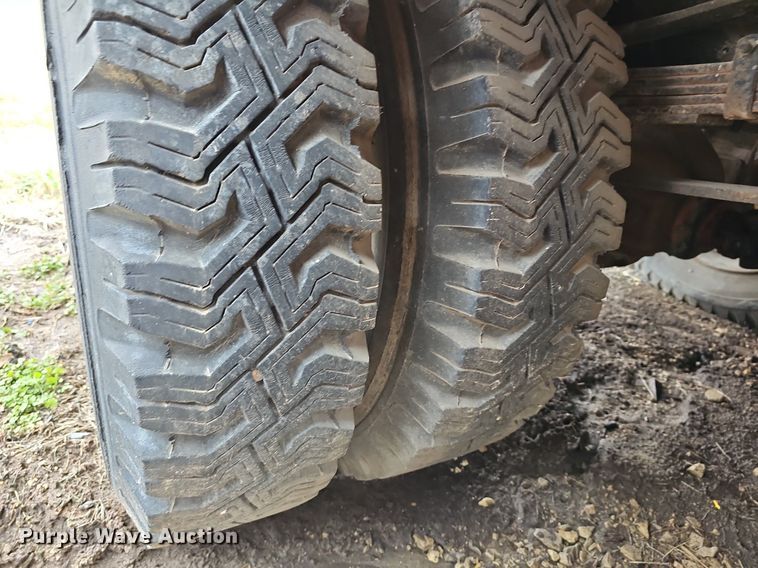 image for item DR5977 1976 Chevrolet C65  flatbed truck