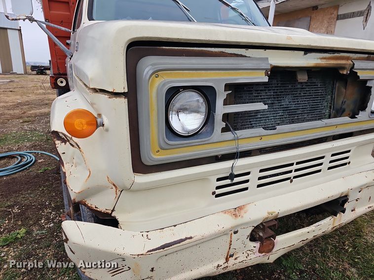 image for item DR5978 1979 Chevrolet C70  grain truck