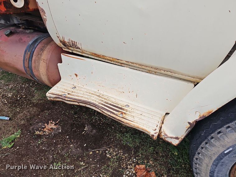 image for item DR5978 1979 Chevrolet C70  grain truck