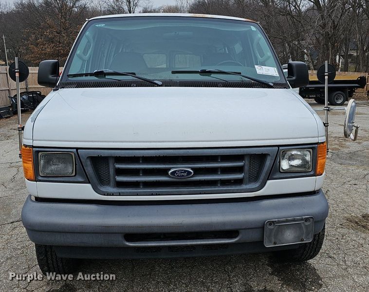 image for item DR5979 2006 Ford E350 Super Duty XL  van