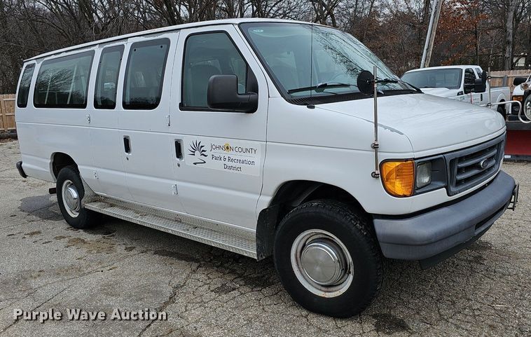 image for item DR5979 2006 Ford E350 Super Duty XL  van