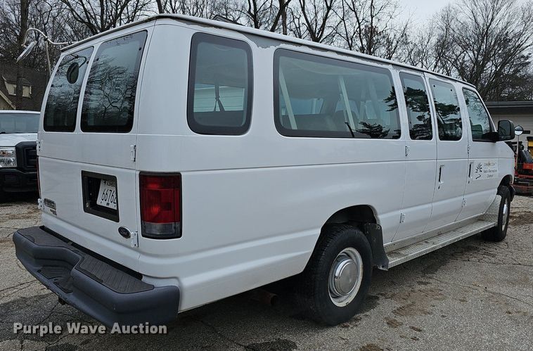 image for item DR5979 2006 Ford E350 Super Duty XL  van