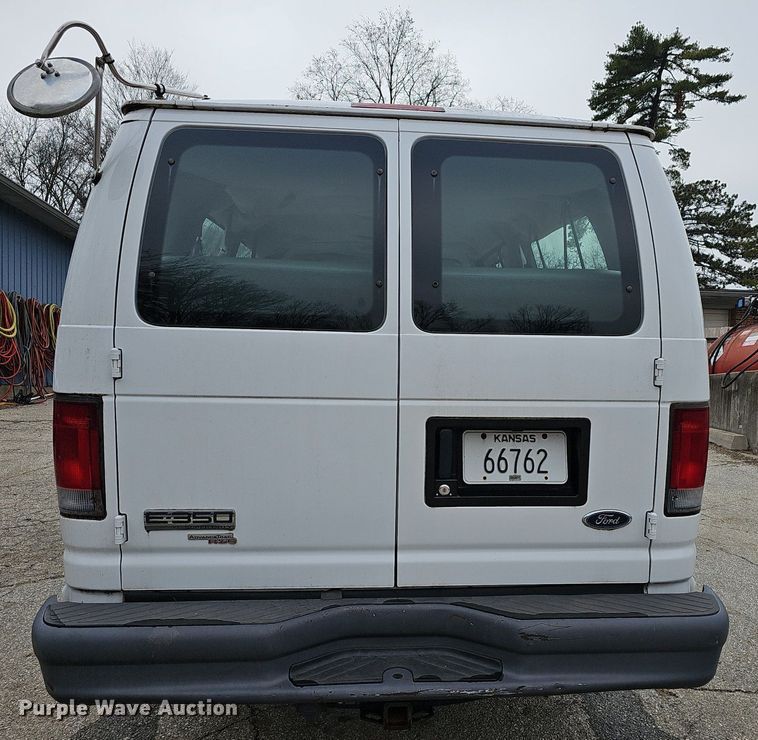 image for item DR5979 2006 Ford E350 Super Duty XL  van