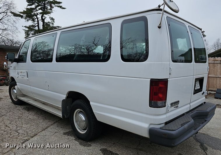 image for item DR5979 2006 Ford E350 Super Duty XL  van
