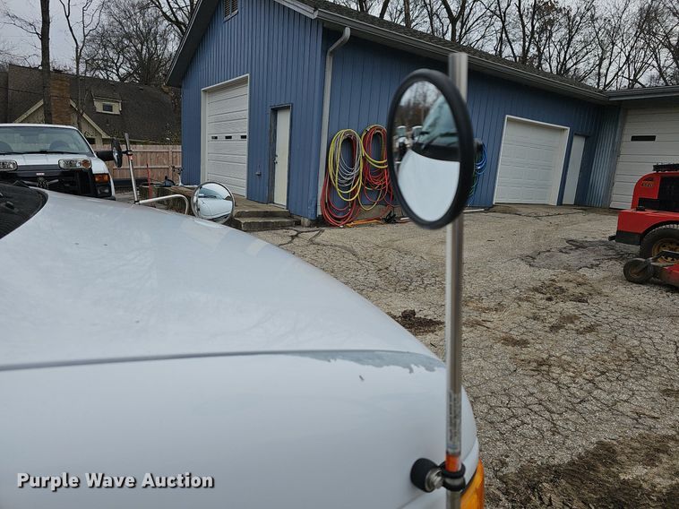 image for item DR5979 2006 Ford E350 Super Duty XL  van