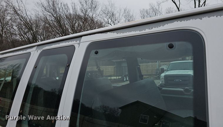 image for item DR5979 2006 Ford E350 Super Duty XL  van