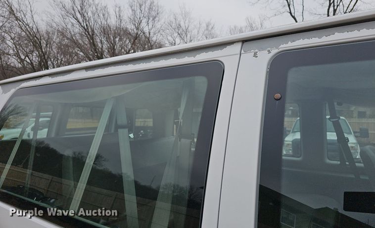 image for item DR5979 2006 Ford E350 Super Duty XL  van