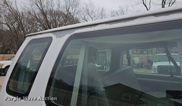 image for item DR5979 2006 Ford E350 Super Duty XL  van