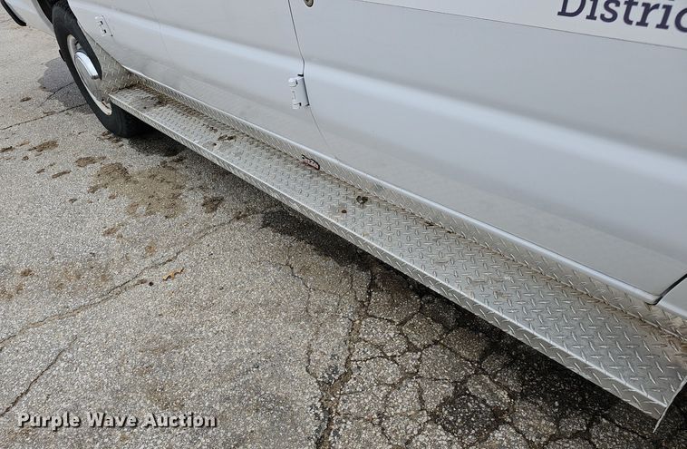image for item DR5979 2006 Ford E350 Super Duty XL  van