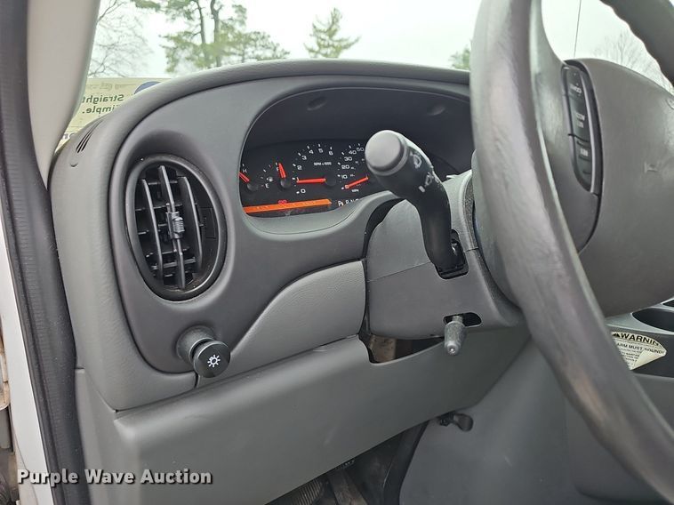 image for item DR5979 2006 Ford E350 Super Duty XL  van