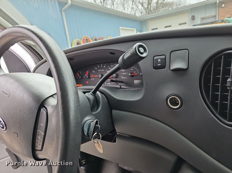image for item DR5979 2006 Ford E350 Super Duty XL  van