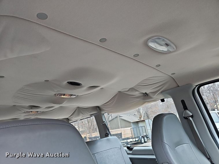 image for item DR5979 2006 Ford E350 Super Duty XL  van