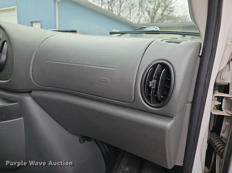 image for item DR5979 2006 Ford E350 Super Duty XL  van