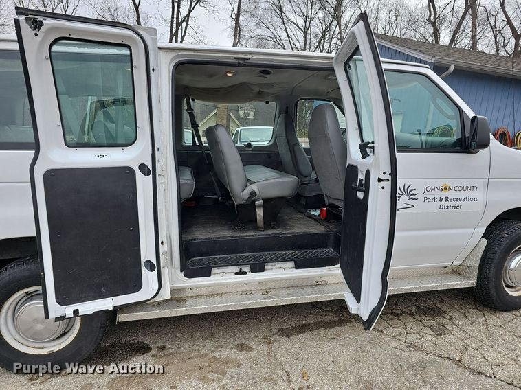 image for item DR5979 2006 Ford E350 Super Duty XL  van
