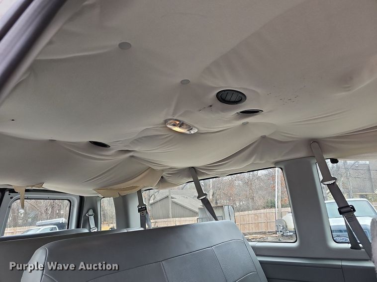 image for item DR5979 2006 Ford E350 Super Duty XL  van