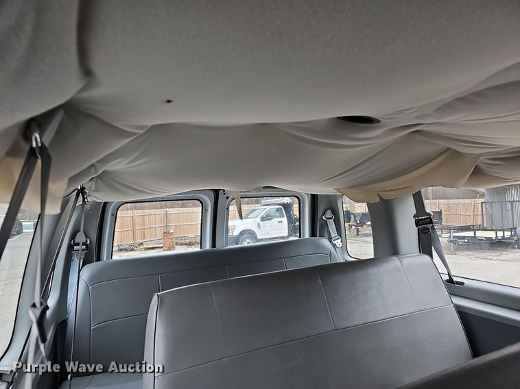 image for item DR5979 2006 Ford E350 Super Duty XL  van