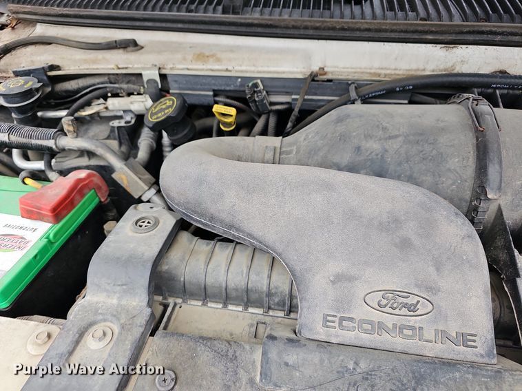 image for item DR5979 2006 Ford E350 Super Duty XL  van