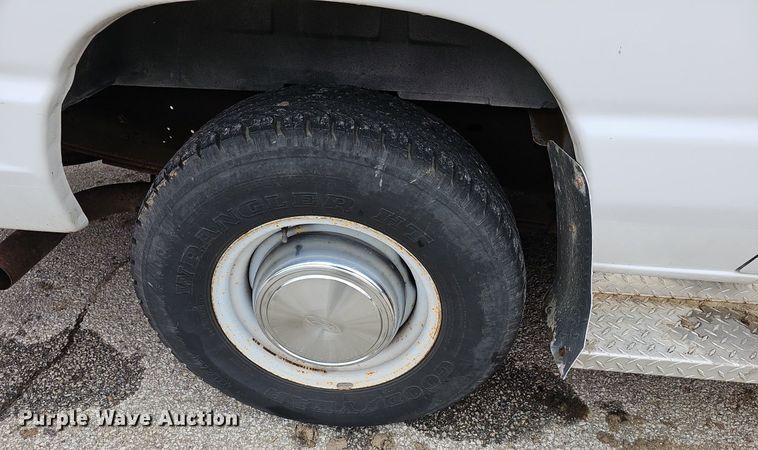 image for item DR5979 2006 Ford E350 Super Duty XL  van