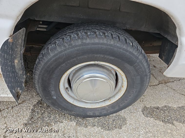 image for item DR5979 2006 Ford E350 Super Duty XL  van