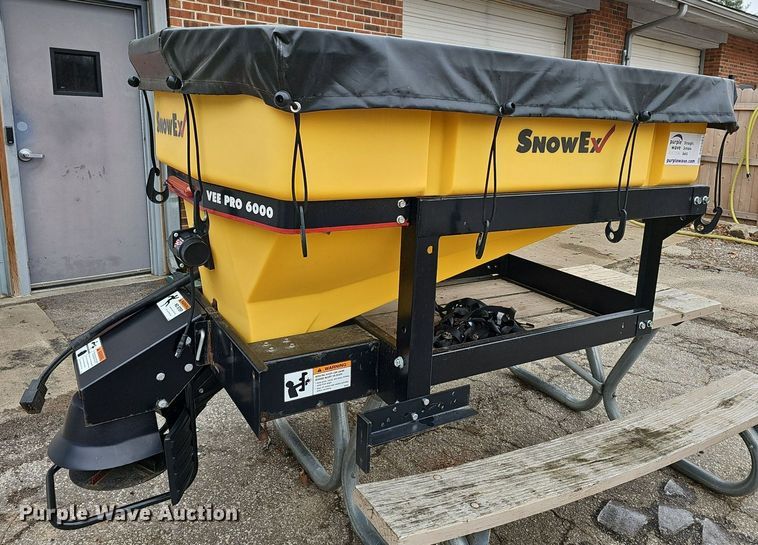 image for item DR5981 2018 SnowEx Vee Pro 6000  spreader