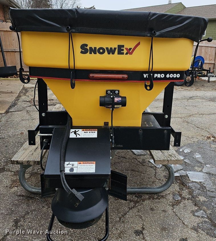 image for item DR5981 2018 SnowEx Vee Pro 6000  spreader