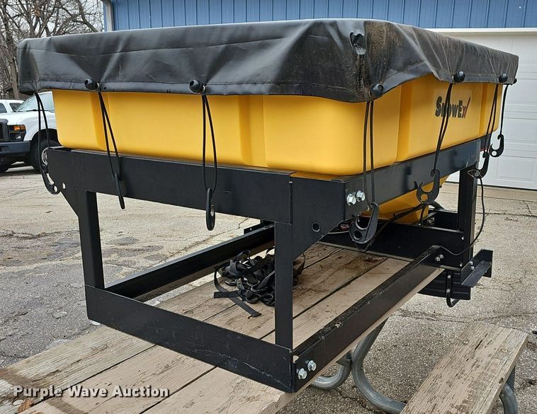image for item DR5981 2018 SnowEx Vee Pro 6000  spreader
