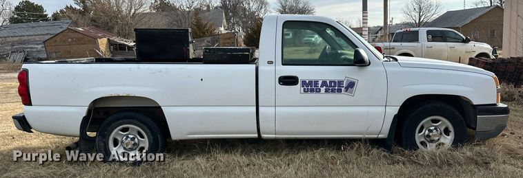 image for item EK9888 2004 Chevrolet Silverado 1500  pickup truck