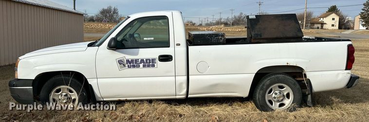 image for item EK9888 2004 Chevrolet Silverado 1500  pickup truck