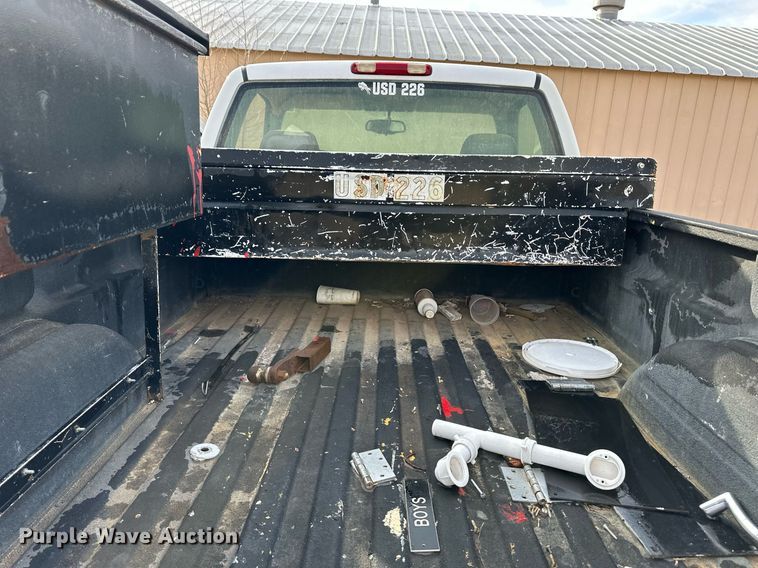 image for item EK9888 2004 Chevrolet Silverado 1500  pickup truck