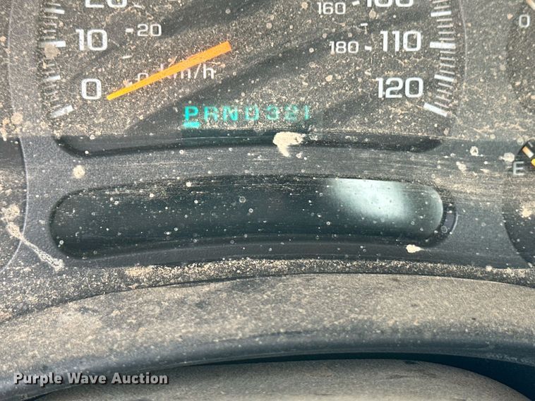 image for item EK9888 2004 Chevrolet Silverado 1500  pickup truck