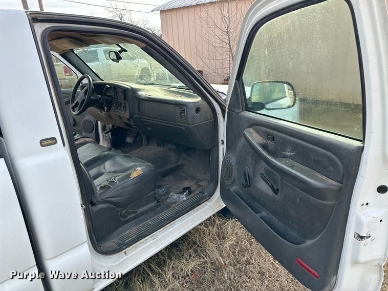 image for item EK9888 2004 Chevrolet Silverado 1500  pickup truck