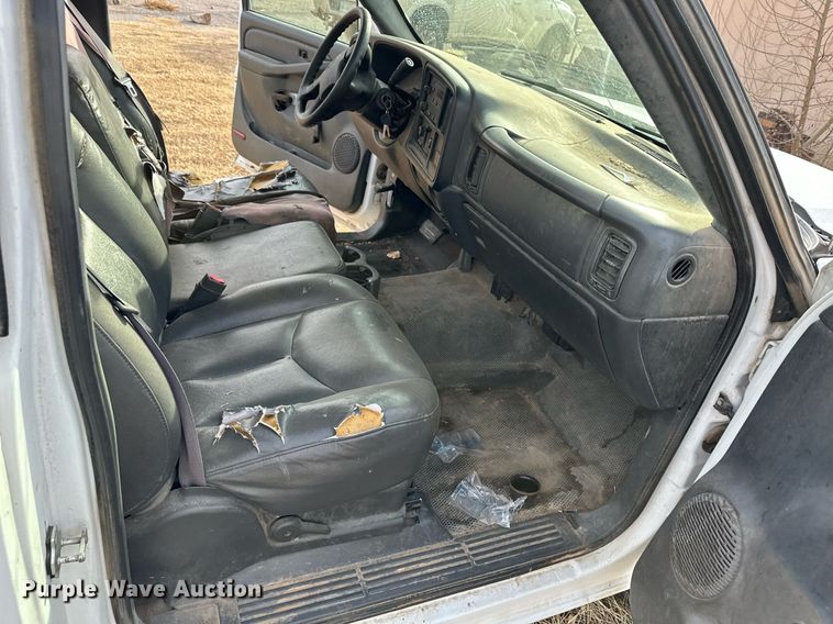 image for item EK9888 2004 Chevrolet Silverado 1500  pickup truck