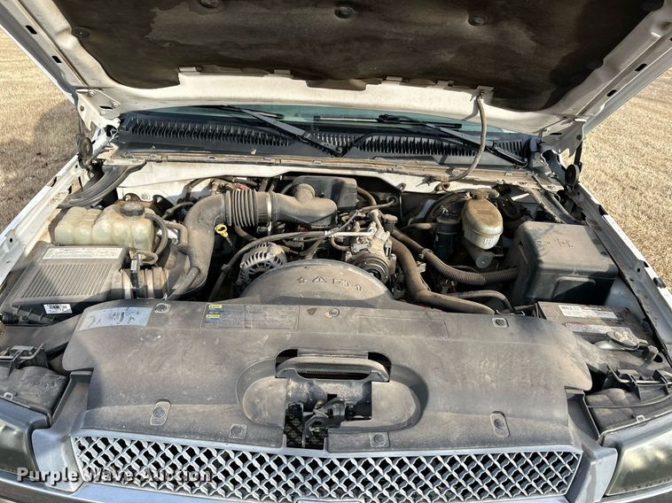 image for item EK9888 2004 Chevrolet Silverado 1500  pickup truck