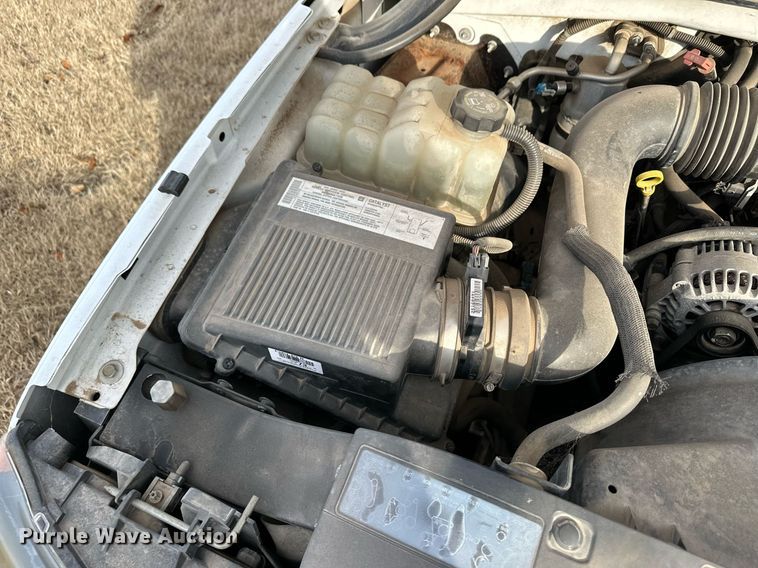 image for item EK9888 2004 Chevrolet Silverado 1500  pickup truck