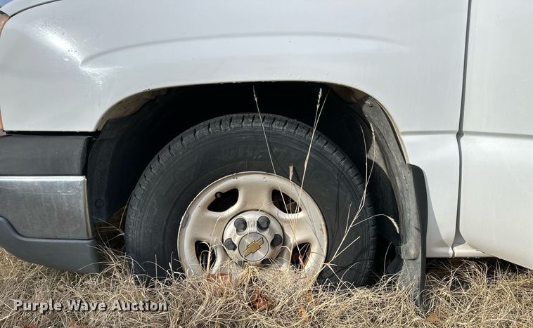 image for item EK9888 2004 Chevrolet Silverado 1500  pickup truck