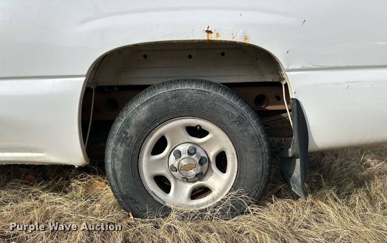 image for item EK9888 2004 Chevrolet Silverado 1500  pickup truck