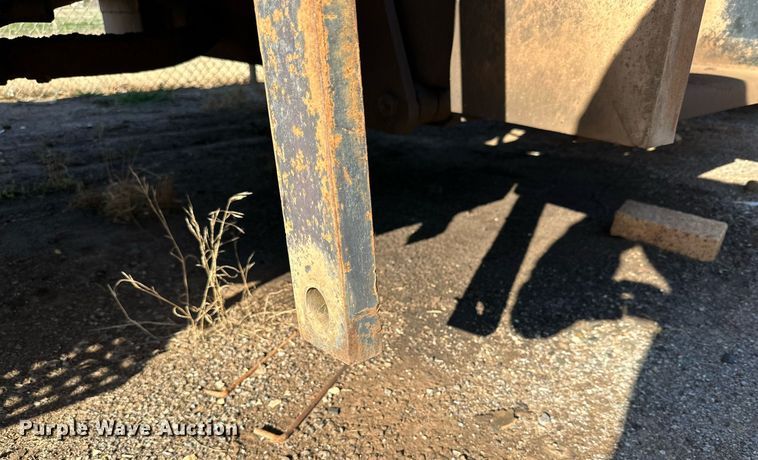 image for item IB9282 2002 International 4900  refuse truck