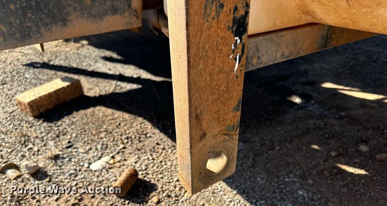 image for item IB9282 2002 International 4900  refuse truck