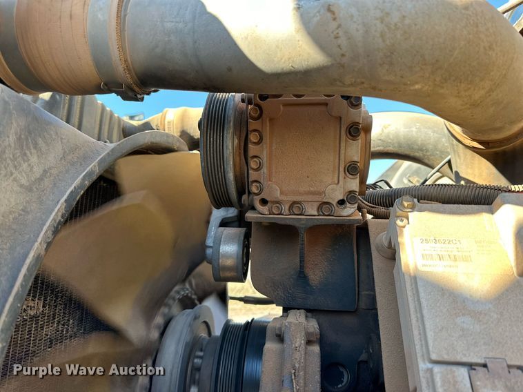 image for item IB9282 2002 International 4900  refuse truck