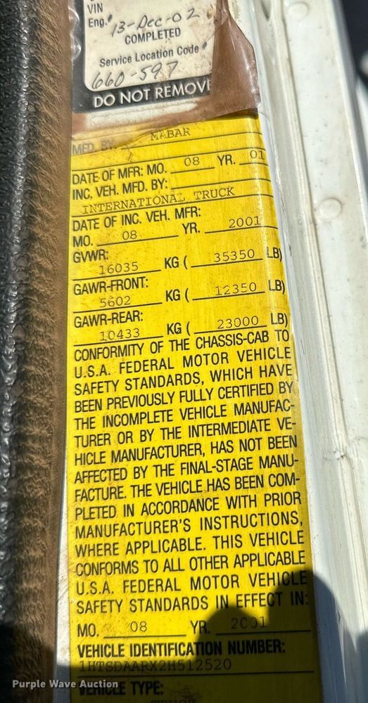 image for item IB9282 2002 International 4900  refuse truck