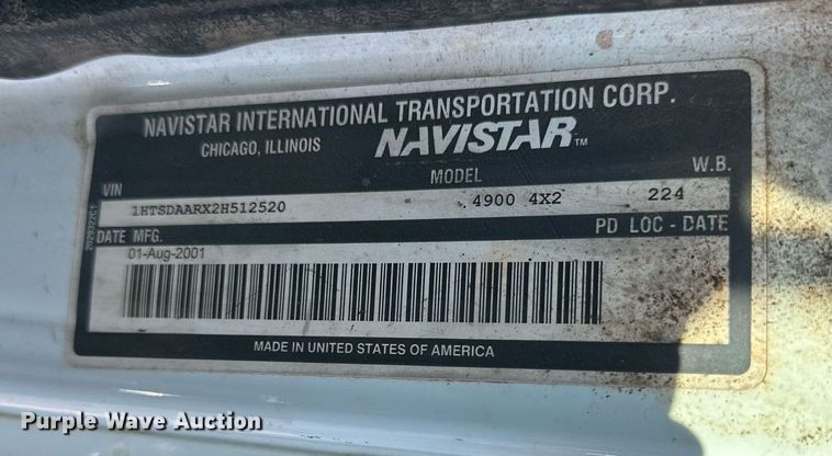 image for item IB9282 2002 International 4900  refuse truck