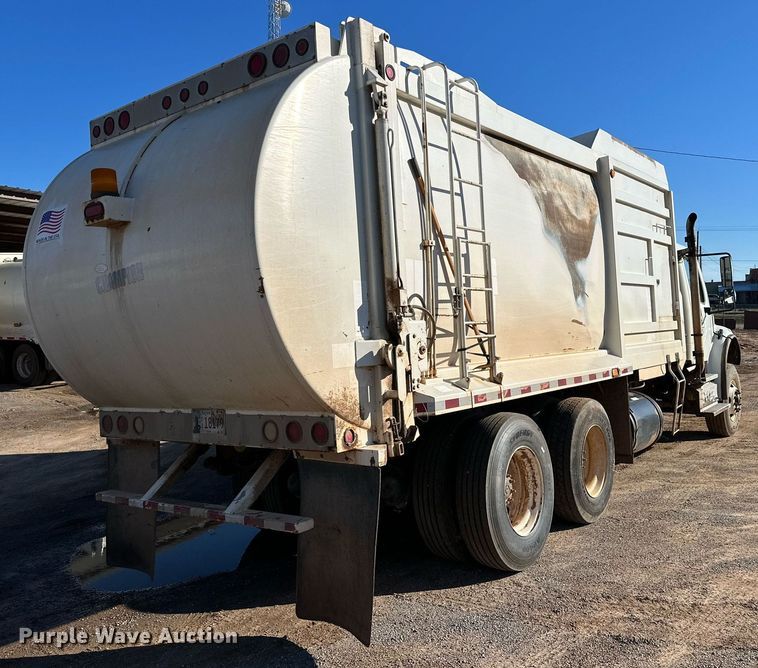 image for item IB9283 2012 Freightliner Business Class M2 106  refuse truck