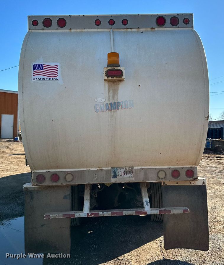 image for item IB9283 2012 Freightliner Business Class M2 106  refuse truck