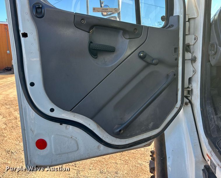 image for item IB9283 2012 Freightliner Business Class M2 106  refuse truck