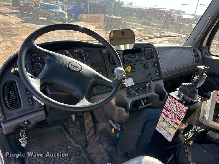 image for item IB9283 2012 Freightliner Business Class M2 106  refuse truck