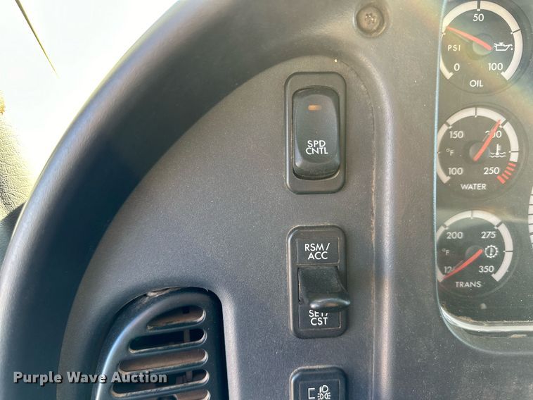 image for item IB9283 2012 Freightliner Business Class M2 106  refuse truck