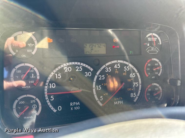 image for item IB9283 2012 Freightliner Business Class M2 106  refuse truck