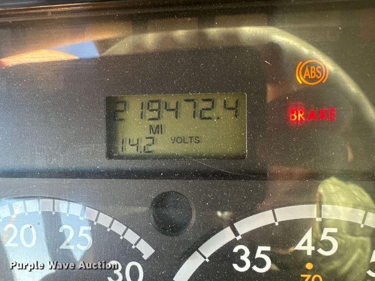 image for item IB9283 2012 Freightliner Business Class M2 106  refuse truck